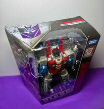Load image into Gallery viewer, 2018 Hasbro Transformers Toys Generations War for Cybertron Trilogy: STARSCREAM