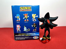 Load image into Gallery viewer, 2024 JAKKS Pacific - Sonic the Hedgehog Classic 2.5in Boxed Figure: SHADOW