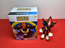 Load image into Gallery viewer, 2024 JAKKS Pacific - Sonic the Hedgehog Classic 2.5in Boxed Figure: SHADOW