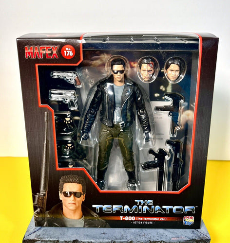 2022 Medicom Toy Mafex - T-800 (The Terminator Ver.) Action Figure No. 176
