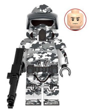 Load image into Gallery viewer, Star Wars Minifigures: Soldiers &amp; Troopers