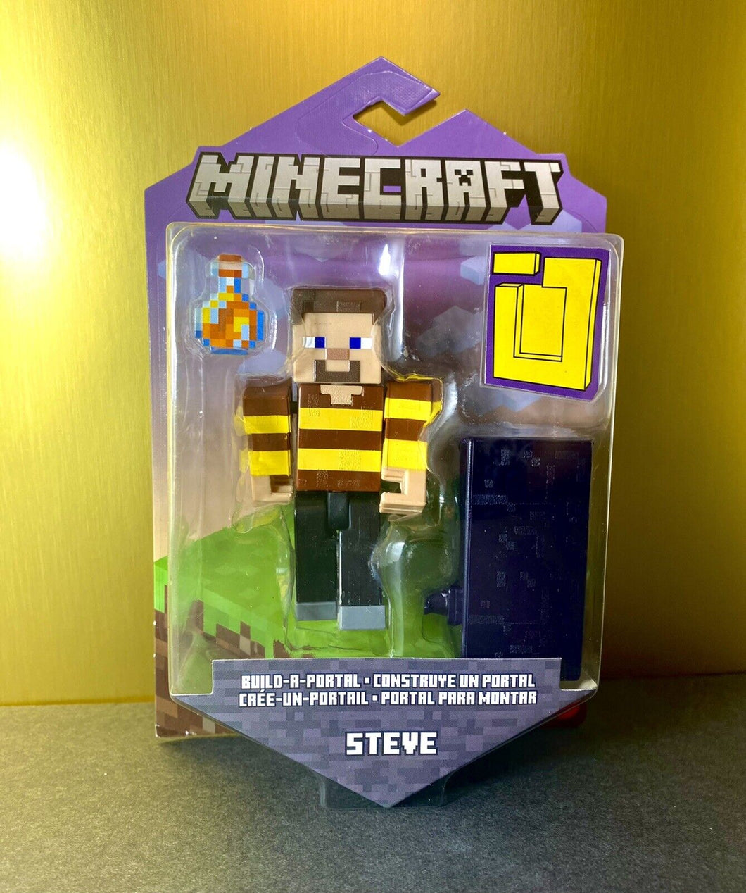 2022 Minecraft Build-a-Portal Action Figure: BEE SHIRT STEVE (w/ Potion)
