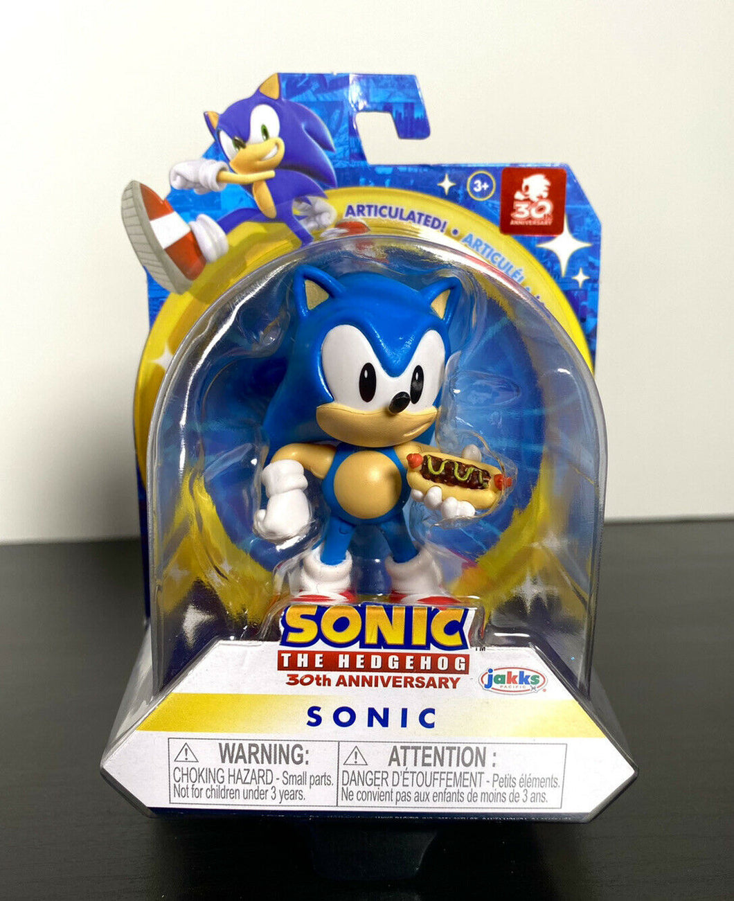2021 JAKKS Sonic the Hedgehog 30th Anniversary 2.75” Figure: SONIC w/ CHILLI DOG