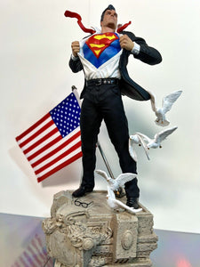 Iron Studios DC Comics - SUPERMAN CLARK KENT Art 1/10 Scale Statue