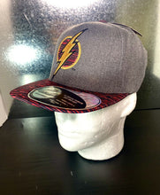 Load image into Gallery viewer, Concept One DC Comics The Flash Snapmax Hat