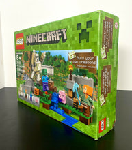 Load image into Gallery viewer, 2016 LEGO Minecraft The Iron Golem (21123)
