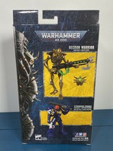 Load image into Gallery viewer, 2021 McFarlane Toys Platinum Edition Warhammer 40,000 Figure: NECRON WARRIOR