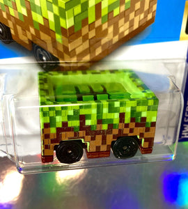 2022 Hot Wheels Minecraft Grass Block MINECART - HW Screen Time (2/10)