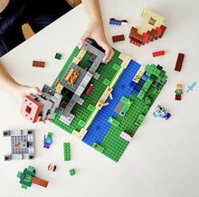 Load image into Gallery viewer, 2020 LEGO Minecraft The Crafting Box 3.0 (21161)