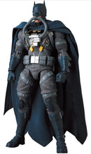 Load image into Gallery viewer, Medicom Toy Mafex- Stealth Jumper Batman Action Figure (Batman: HUSH Ver No.166)