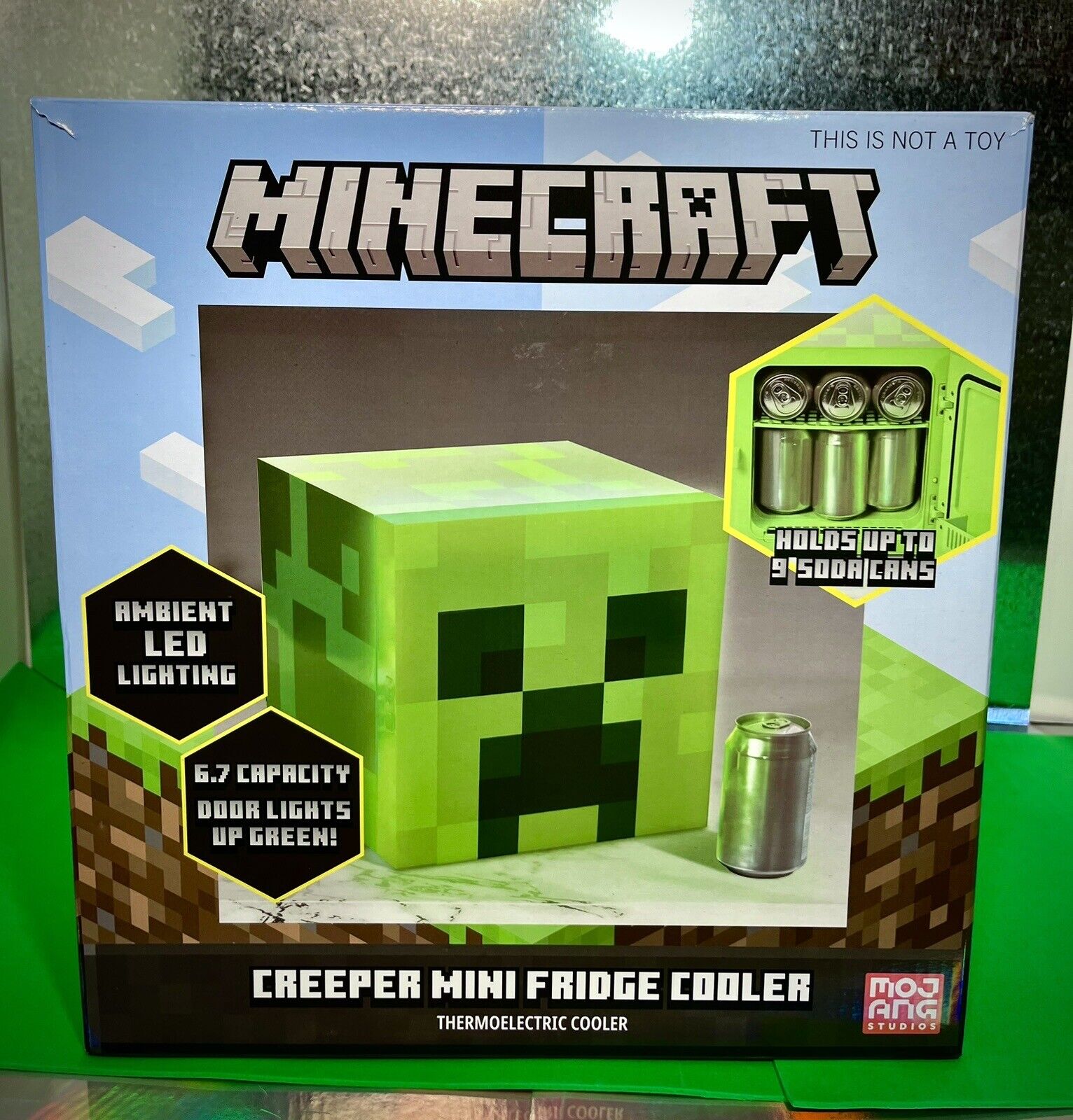 Minecraft Green Creeper Mini Fridge w/Ambient LED Lighting (6.7L, Up T –  Florida Toy Store