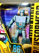 Load image into Gallery viewer, 2022 Hasbro Transformers Studio Series- Buzzworthy Bumblebee - KUP Action Figure