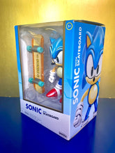 Load image into Gallery viewer, 2022 JAKKS Gold Sonic the Hedgehog Action Figure - CLASSIC SONIC with Skateboard